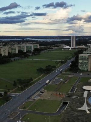 1_brasilia_60_anos_esplanada_dos_ministerios_0420202390_2-19541736