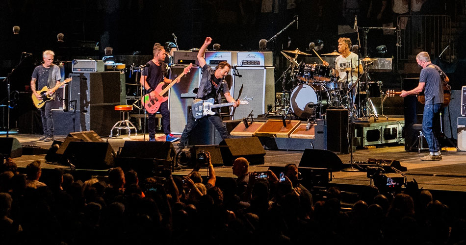 Pearl Jam deve fazer show no Brasil em 2025, revela jornalista Jovem
